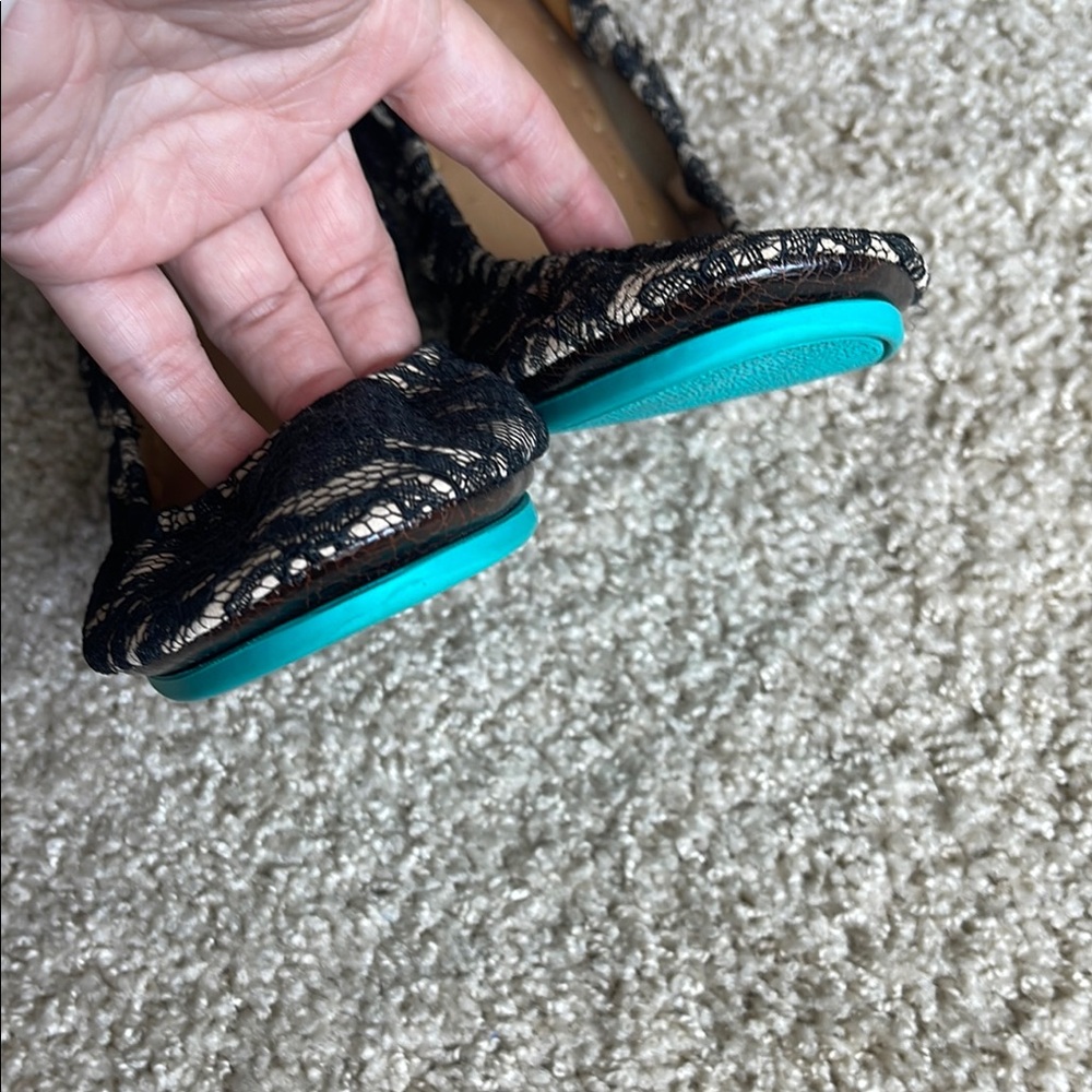 Tieks Nude Lace Ballet Flats (fits like a 5!) - Picture 4 of 6